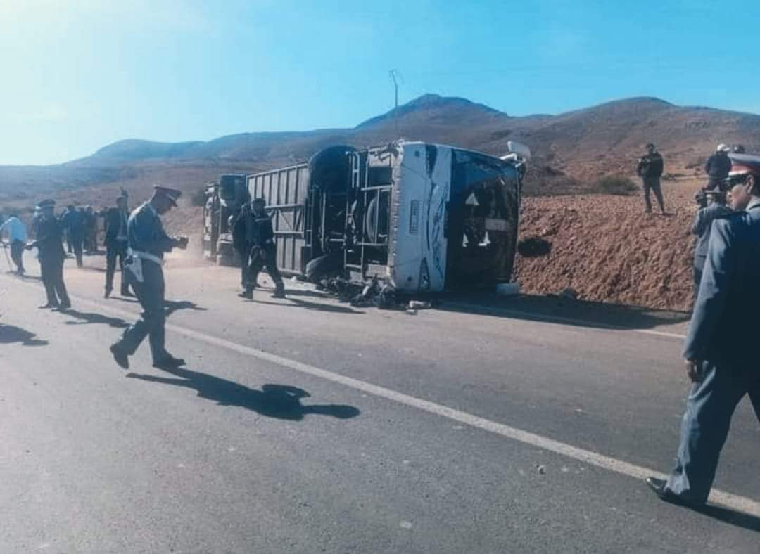 دراجة نارية تتسبب في إنقلاب حافلة بجرادة وهذه حصيلة الضحايا