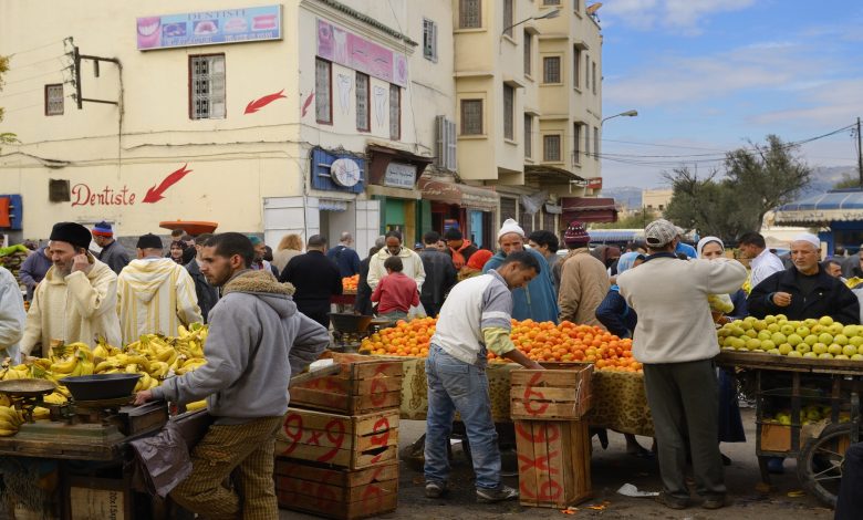 بايتاس يكشف عن إجراءات الحكومة لإدماج الباعة المتجولين في المنظومة الاقتصادية