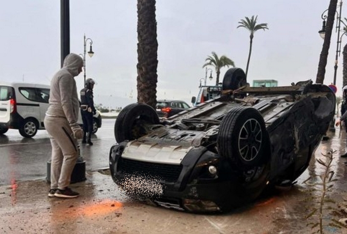 انقلاب سيارة بطنجة يحول موكب زفاف لعزاء