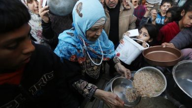 أزمة الجوع تفتك بالفلسطينيين في قطاع غزة.. عيون غائرة وأجساد منهارة