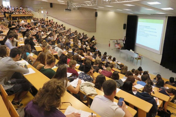 وزارة التعليم العالي ترفع من عدد المقاعد المفتوحة للتباري في المؤسسات الجامعية ذات الاستقطاب المحدود