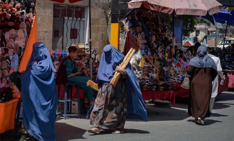 انتقاد أممي يرافق حظر عمل الأفغانيات